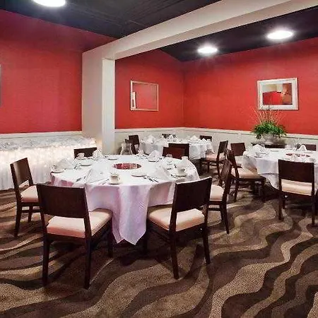 Sheraton Grand Rapids Airport Hotel 