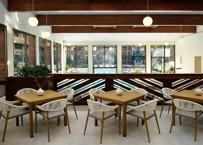 Sheraton Grand Rapids Airport Hotel