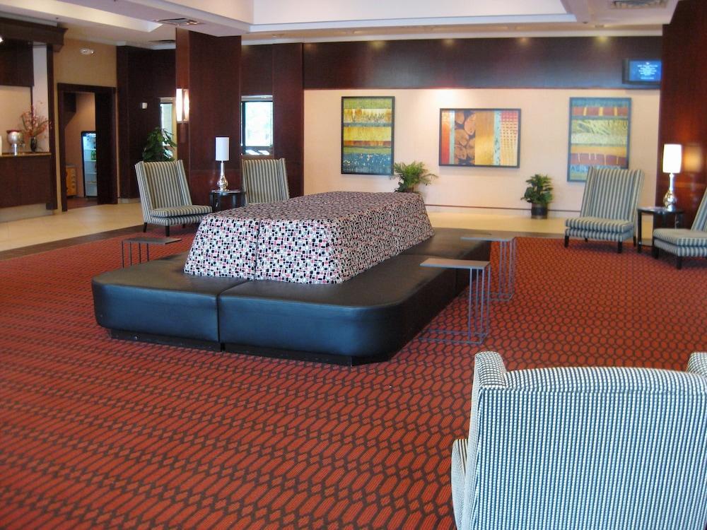 Sheraton Grand Rapids Airport 4*