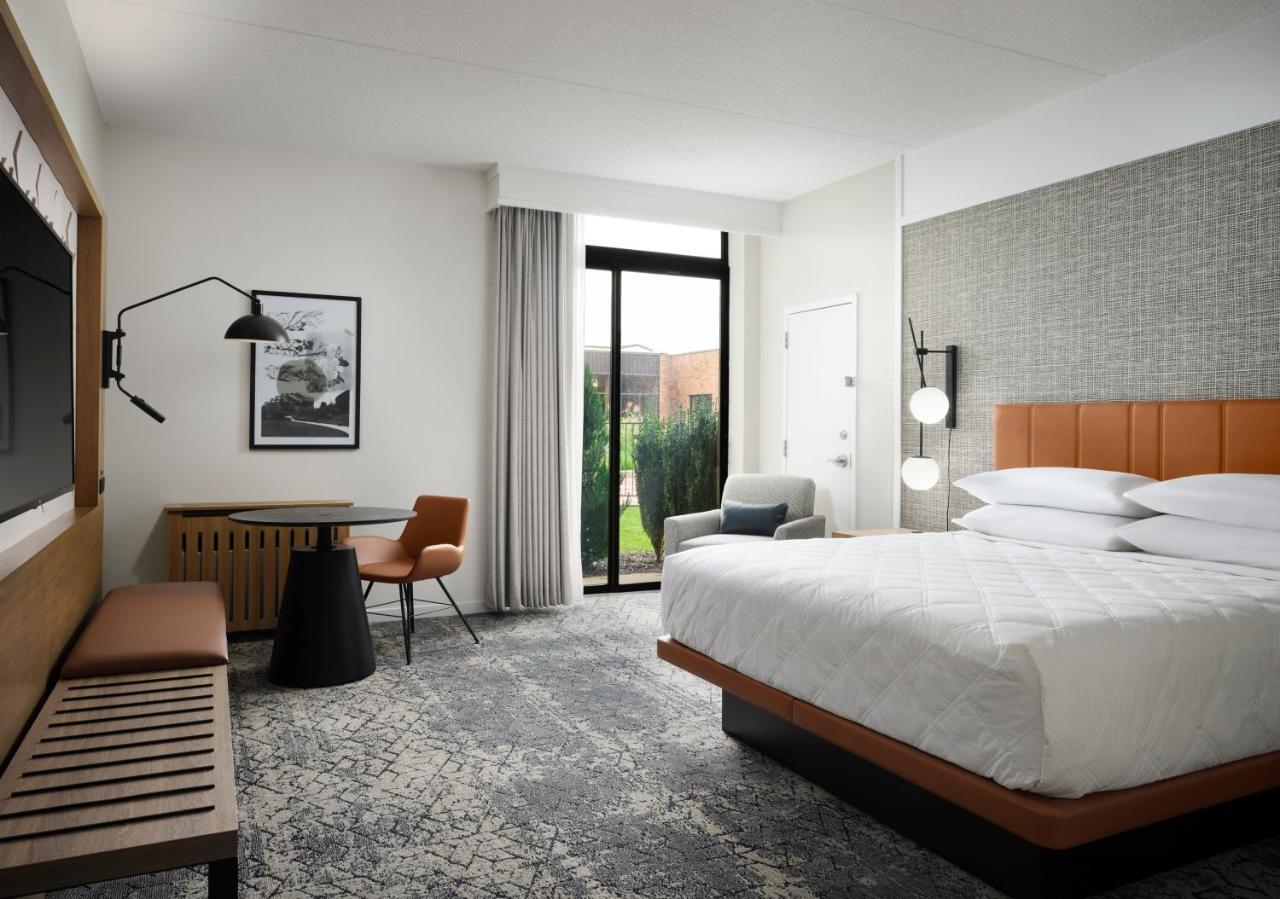 Sheraton Grand Rapids Airport Hotel Cascade