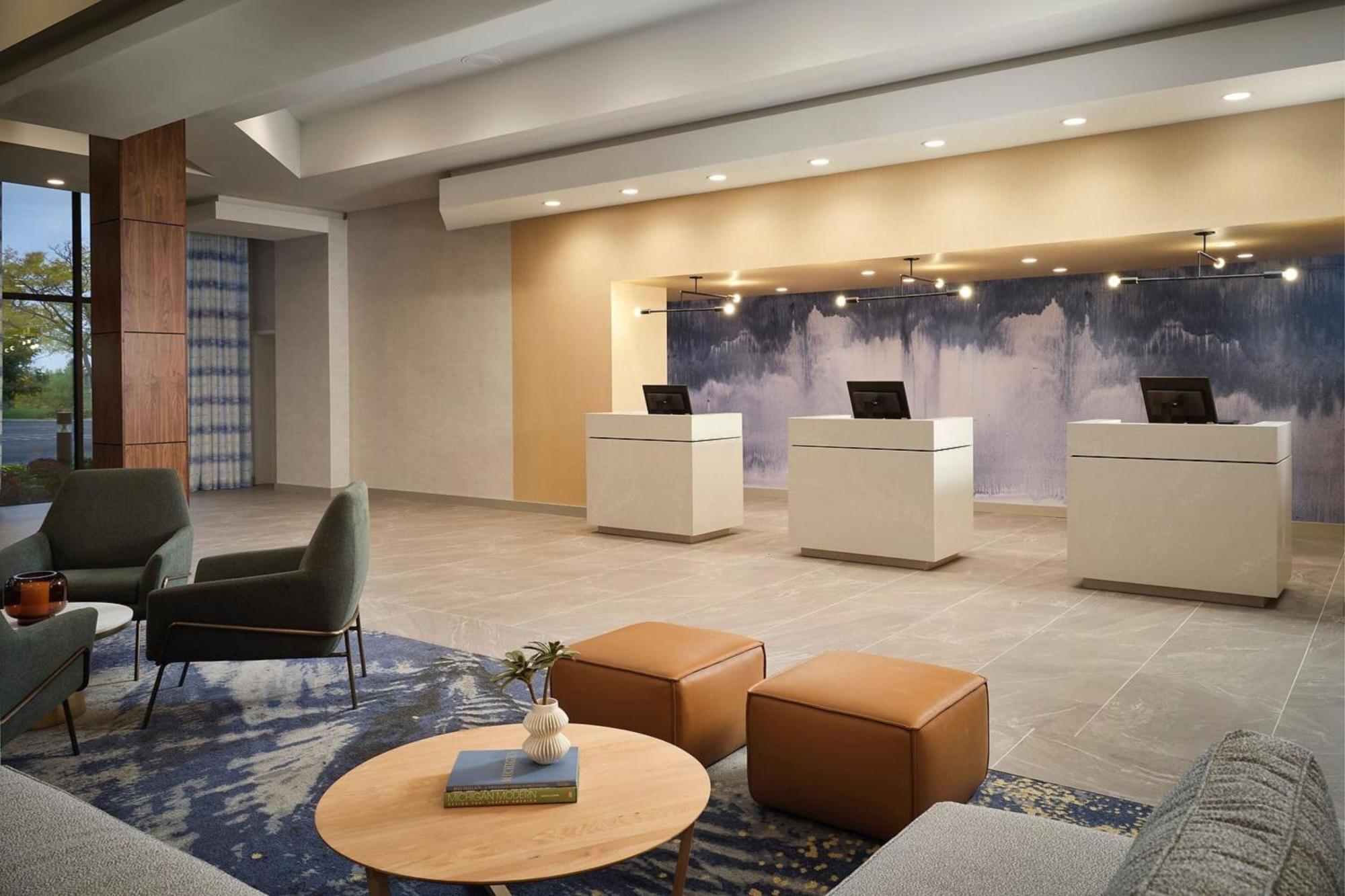 Hotel Sheraton Grand Rapids Airport 4*