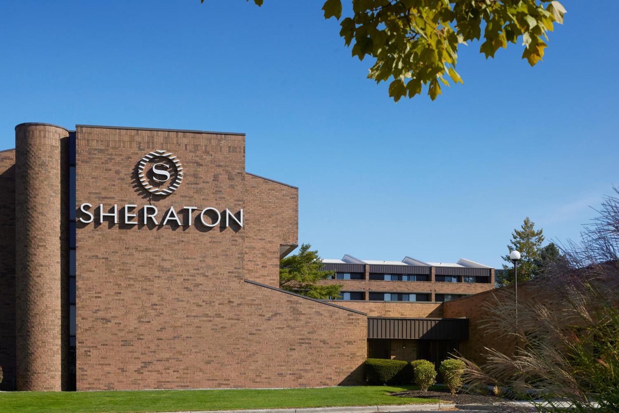 Sheraton Grand Rapids Airport 4*