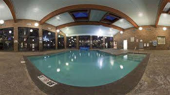 Sheraton Grand Rapids Airport 4* Cascade