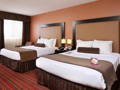 Sheraton Grand Rapids Airport Hotel 4*
